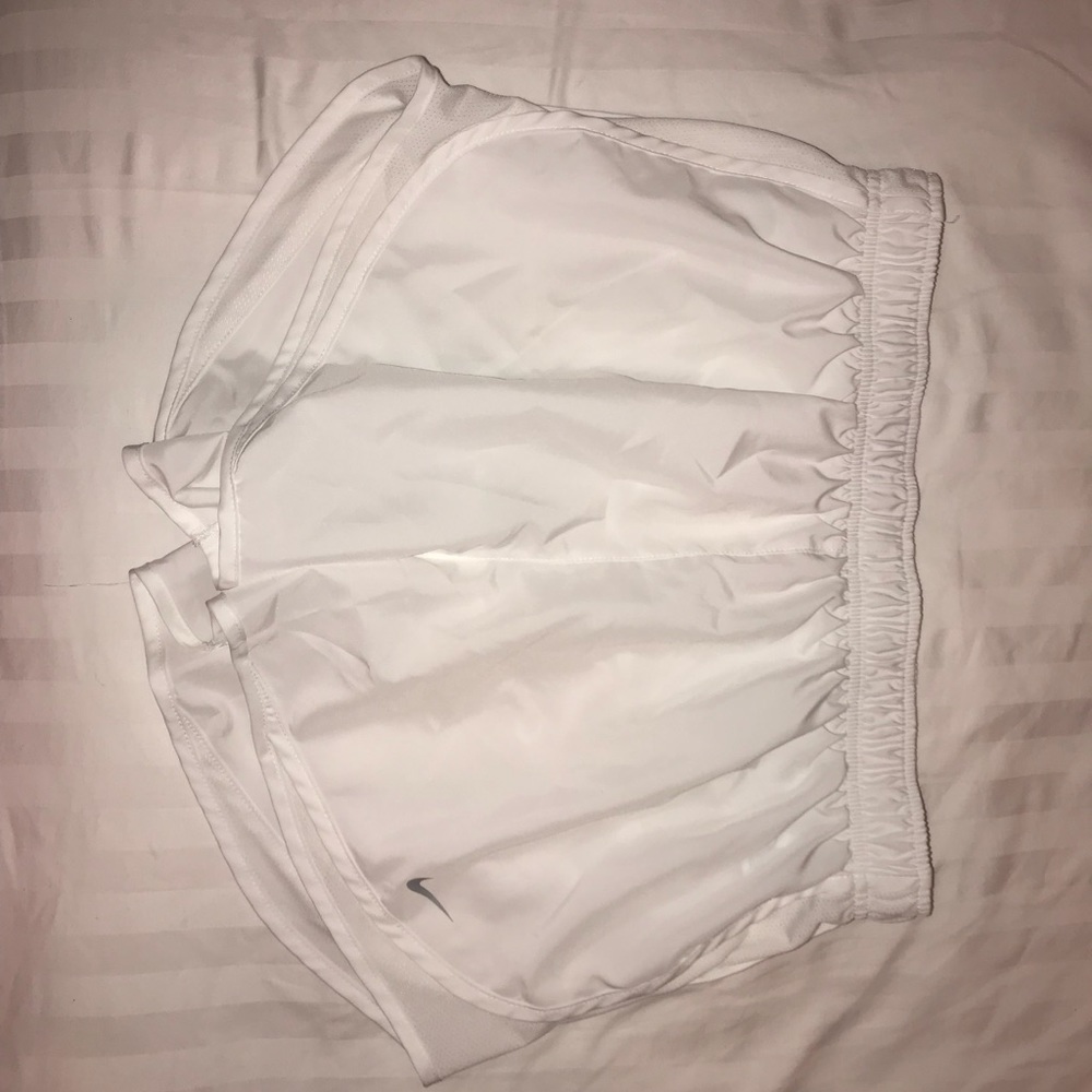 WORN ONCE WHITE NIKE PRO SHORTS
